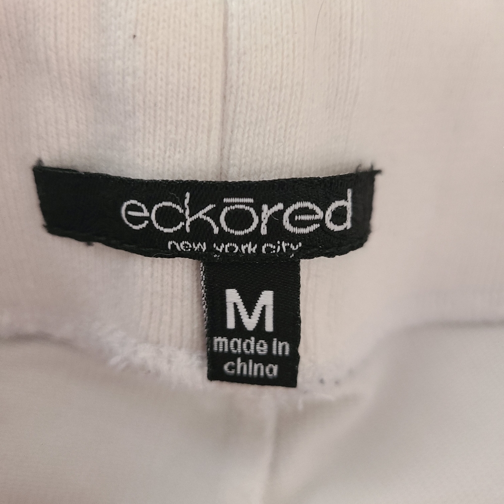Ecko Red Capris - Picture 5 of 5